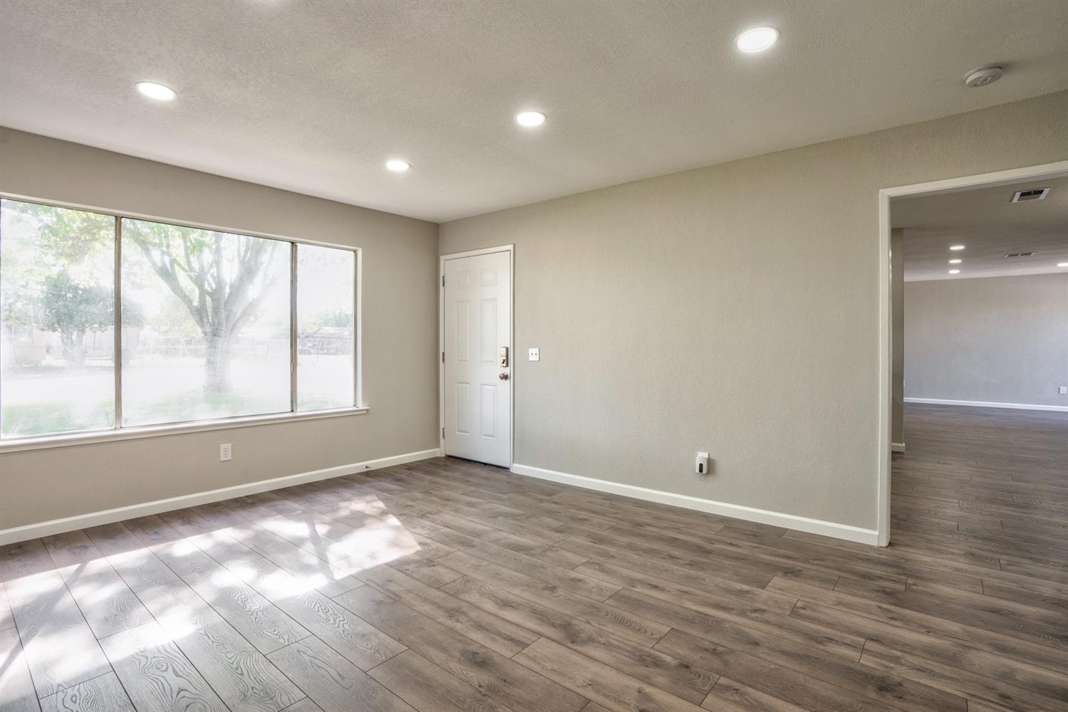308 Stadium Road Madera, CA 93637 - Photo 5 of 32 Gallery Image 5