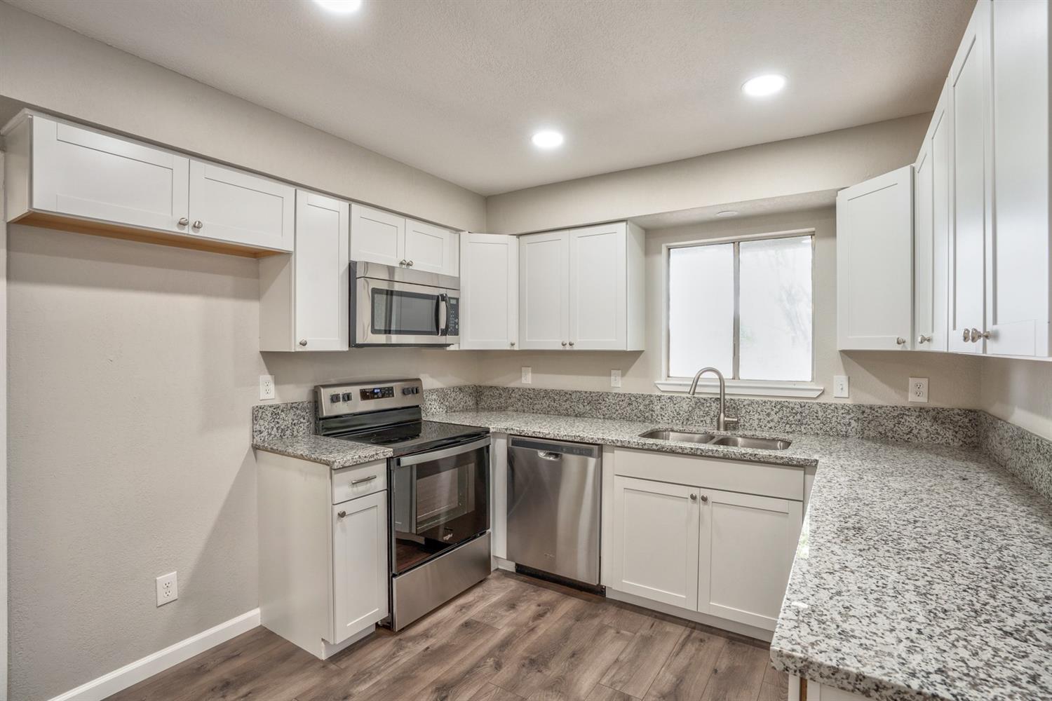 308 Stadium Road Madera, CA 93637 - Photo 7 of 32 Gallery Image 7