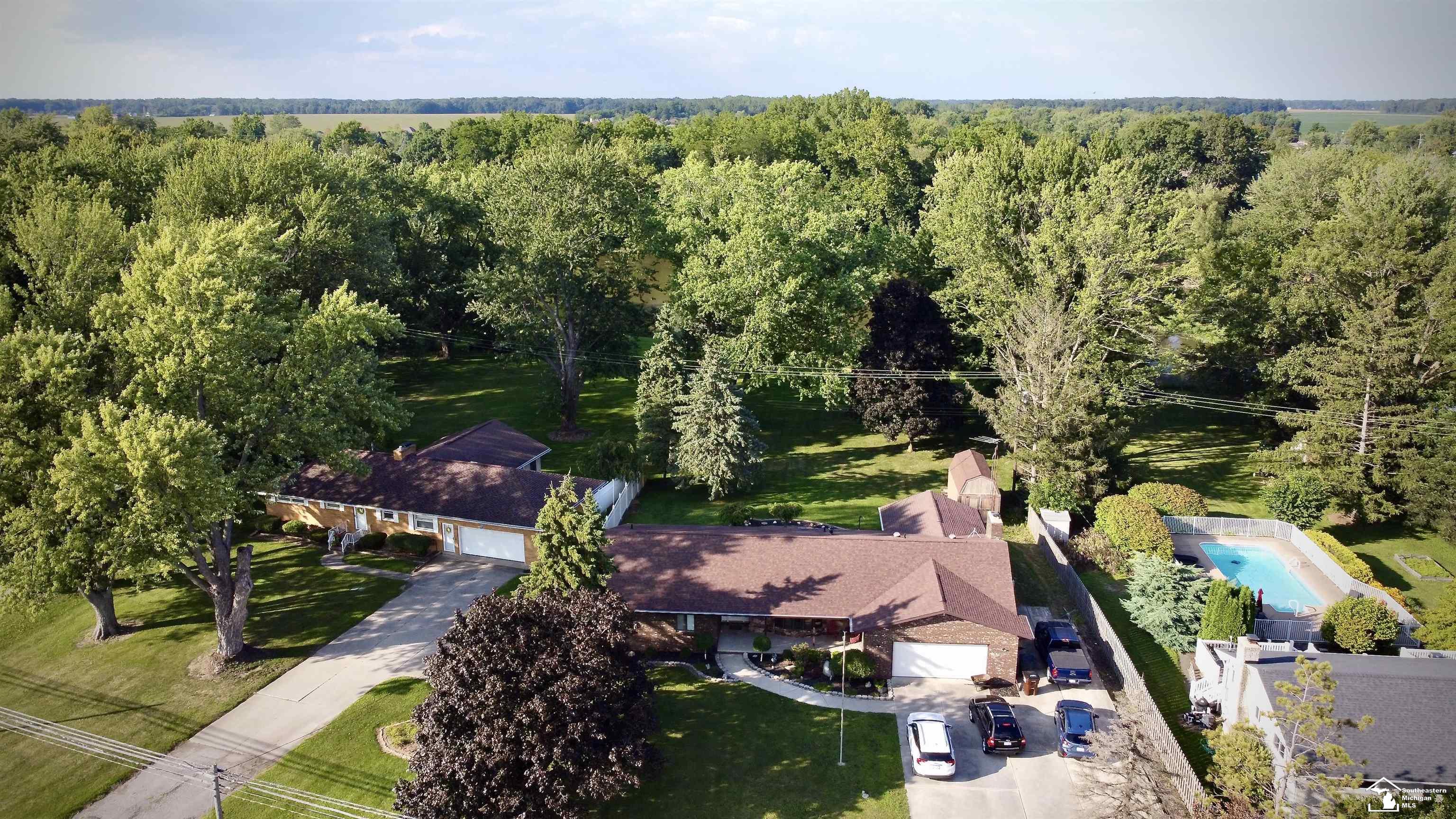 3244 South Custer Road Monroe, MI 48161 - Photo 8 of 97
