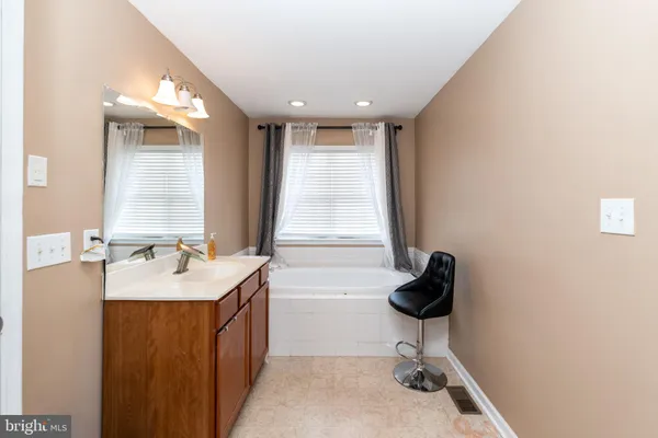 $519,900 | 102 Lauren Court, Landisville, NJ 08326