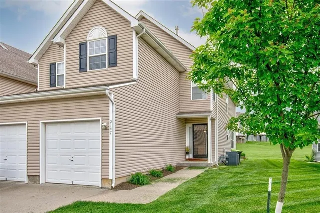 $295,000 | 2147 Southwest Rambling Vine Road, Lee's Summit, MO 64082