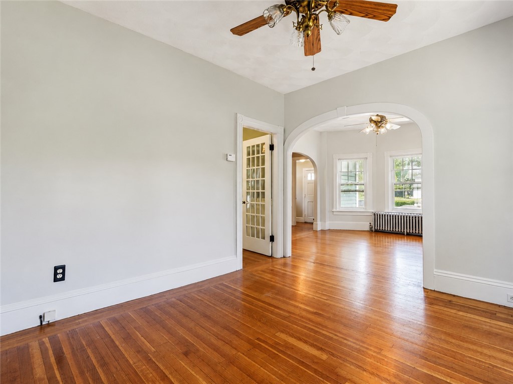 225 Hunts Avenue Pawtucket, RI 02861 - Photo 14 of 35