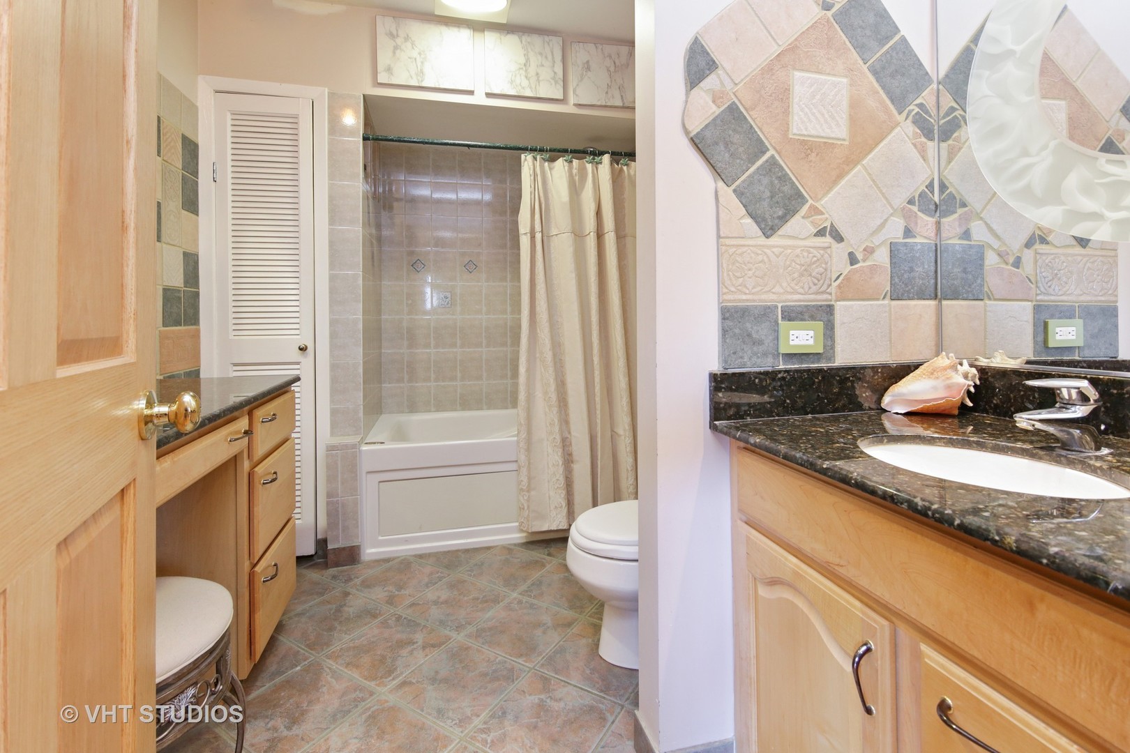 23 West Algonquin Road Des Plaines, IL 60018 - Photo 17 of 18