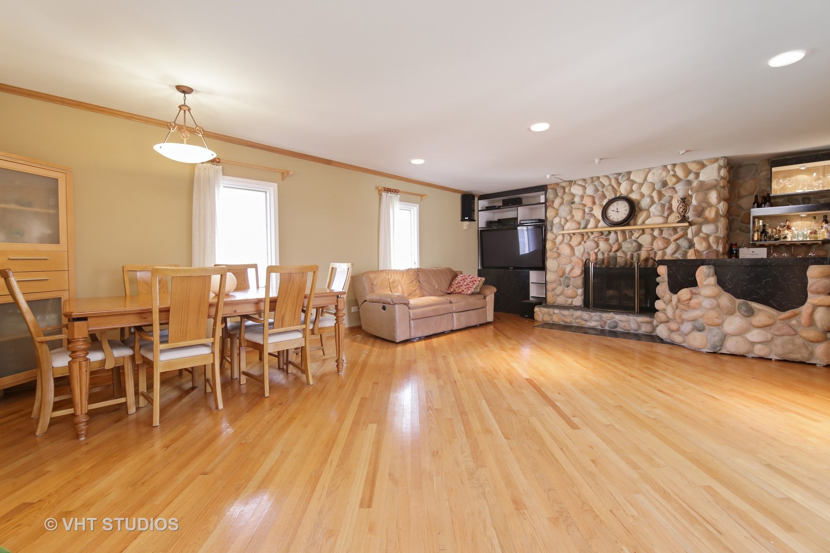 23 West Algonquin Road Des Plaines, IL 60018 - Photo 10 of 18