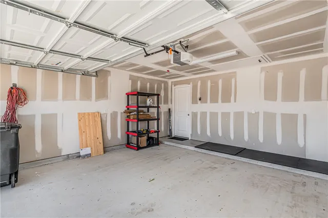 $2,100 | 411 Fort Dix Lane, Caldwell, TX 77836