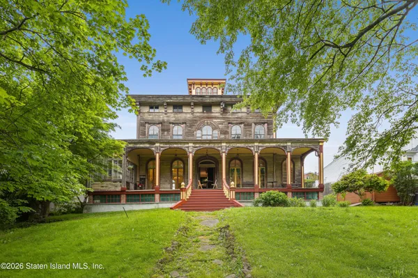 $1,249,900 | 24 St Stephens Place | Egbertville