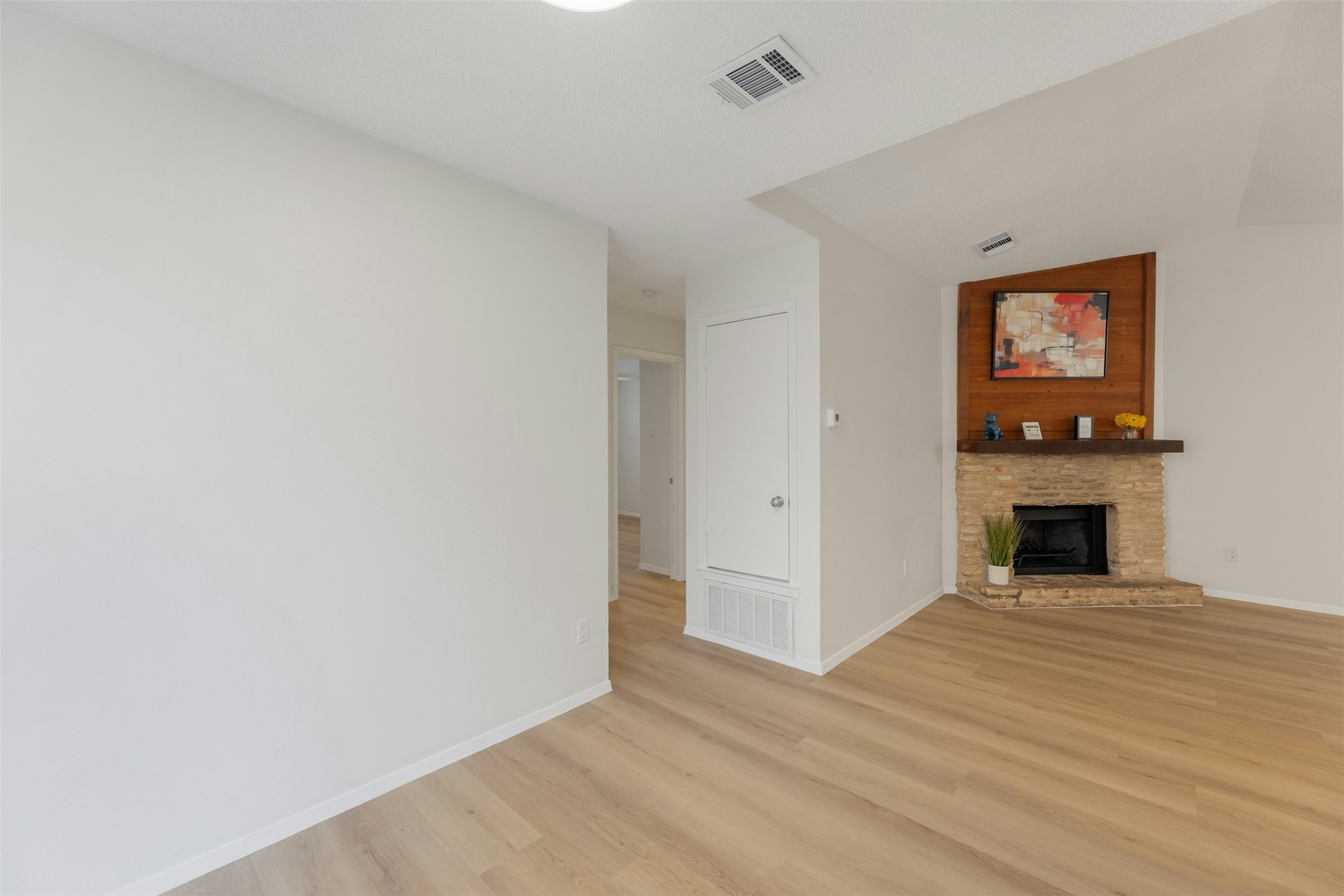 11603 Walnut Ridge Drive, Unit B Austin, TX 78753 - Photo 14 of 22