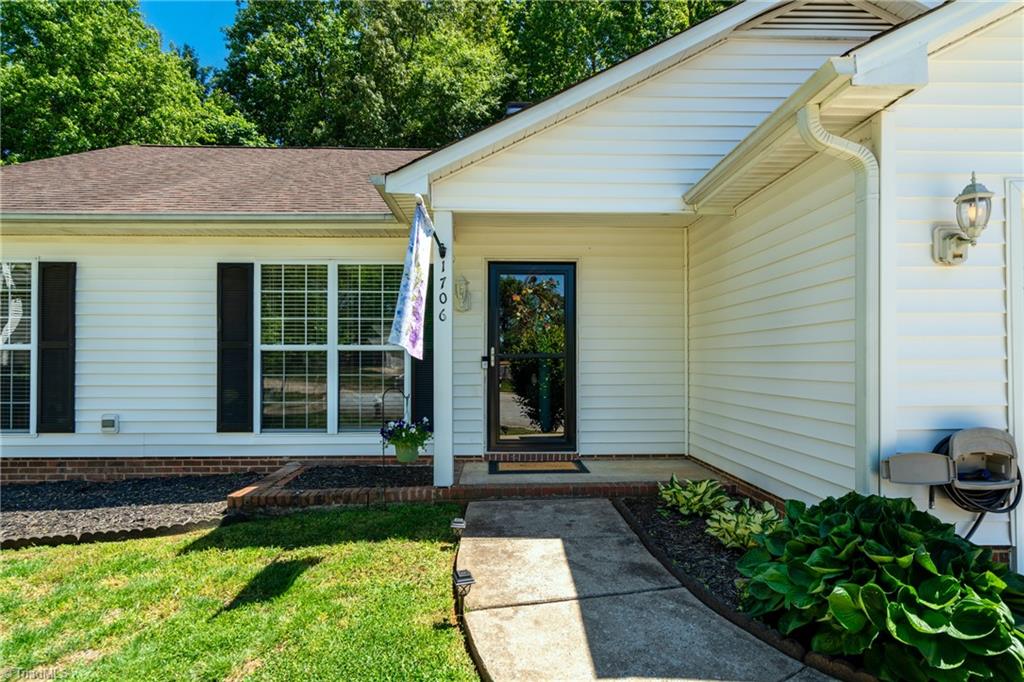 1706 Crinan Court High Point, NC 27265 - Photo 2 of 32