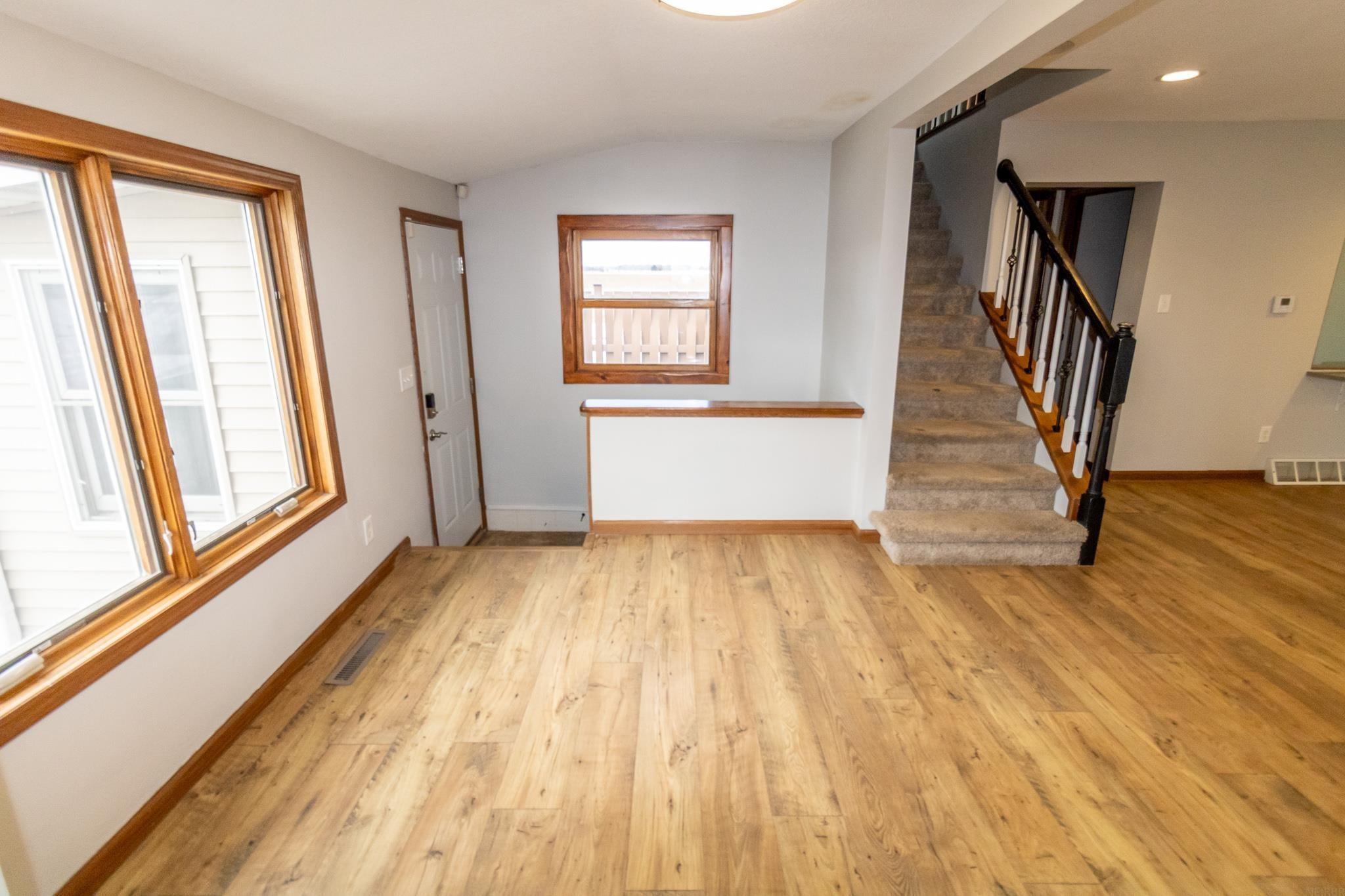 5419 West Bennington Road Cedar Falls, IA 50613 - Photo 10 of 29 Gallery Image 10