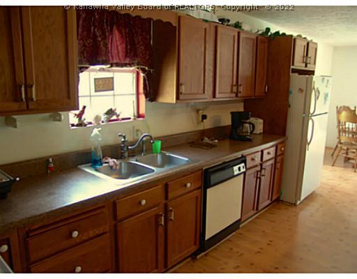2293 New Hope Road Elkview, WV 25071 - Photo 2 of 16 Kitchen.