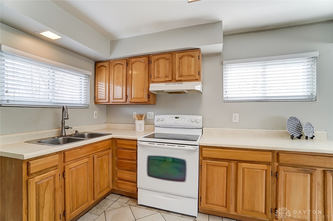370 Spinning Road Riverside, OH 45431 - Photo 11 of 33