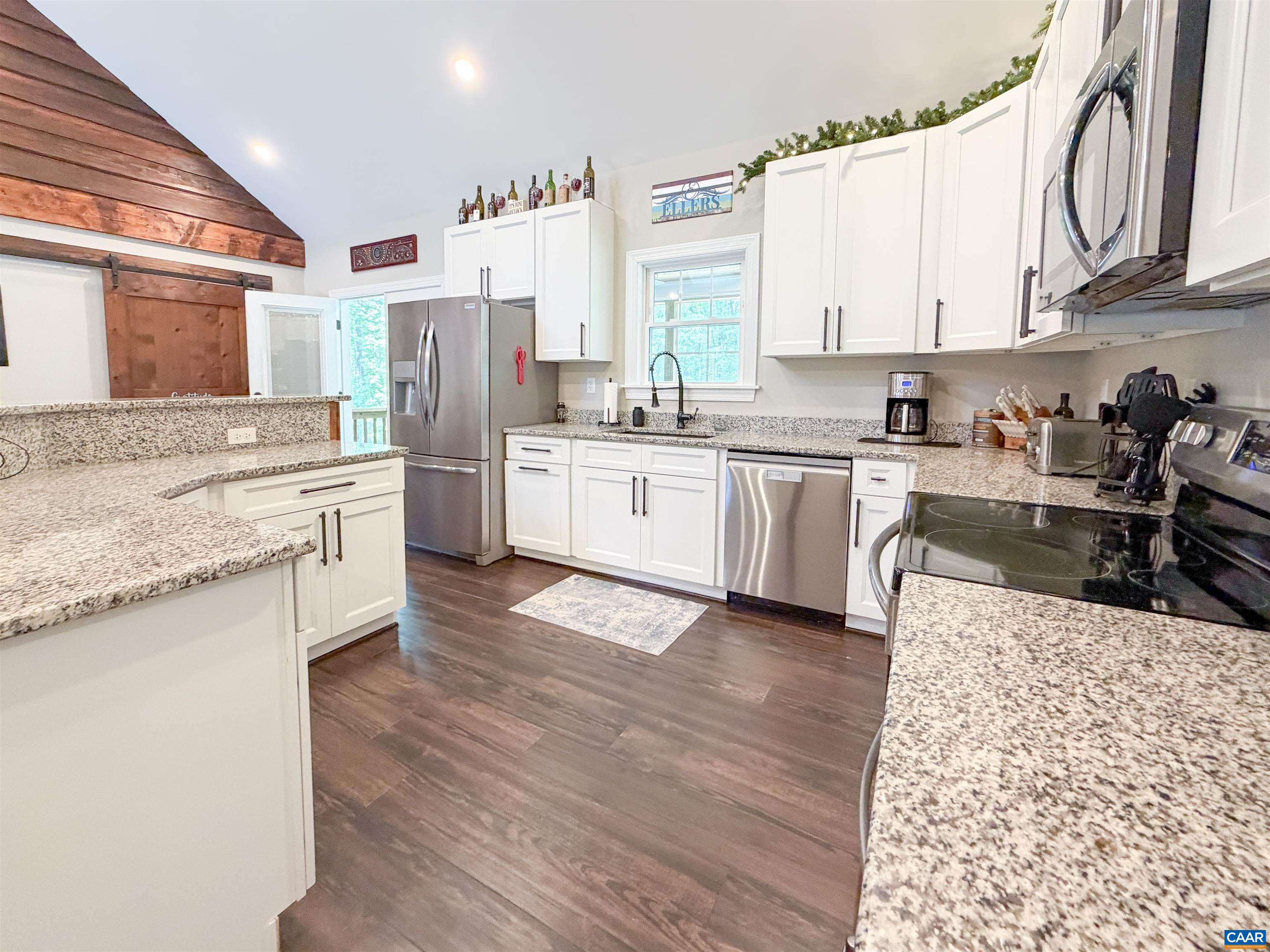 1387 Spreading Oak Road Arvonia, VA 23004 - Photo 8 of 43