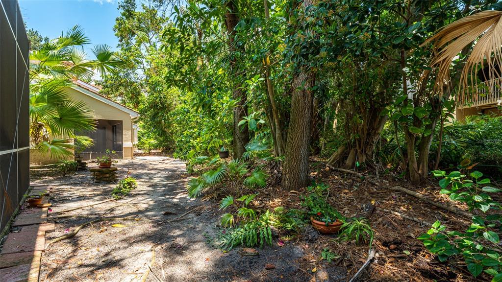 235 Woods Point Road Osprey, FL 34229 - Photo 37 of 59 Gallery Image 37