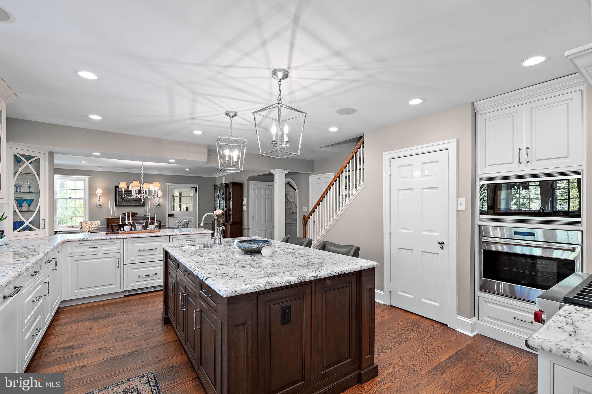 900 Overbrook Road Wilmington, DE 19807 - Photo 18 of 70 Honed granite, circa lighting