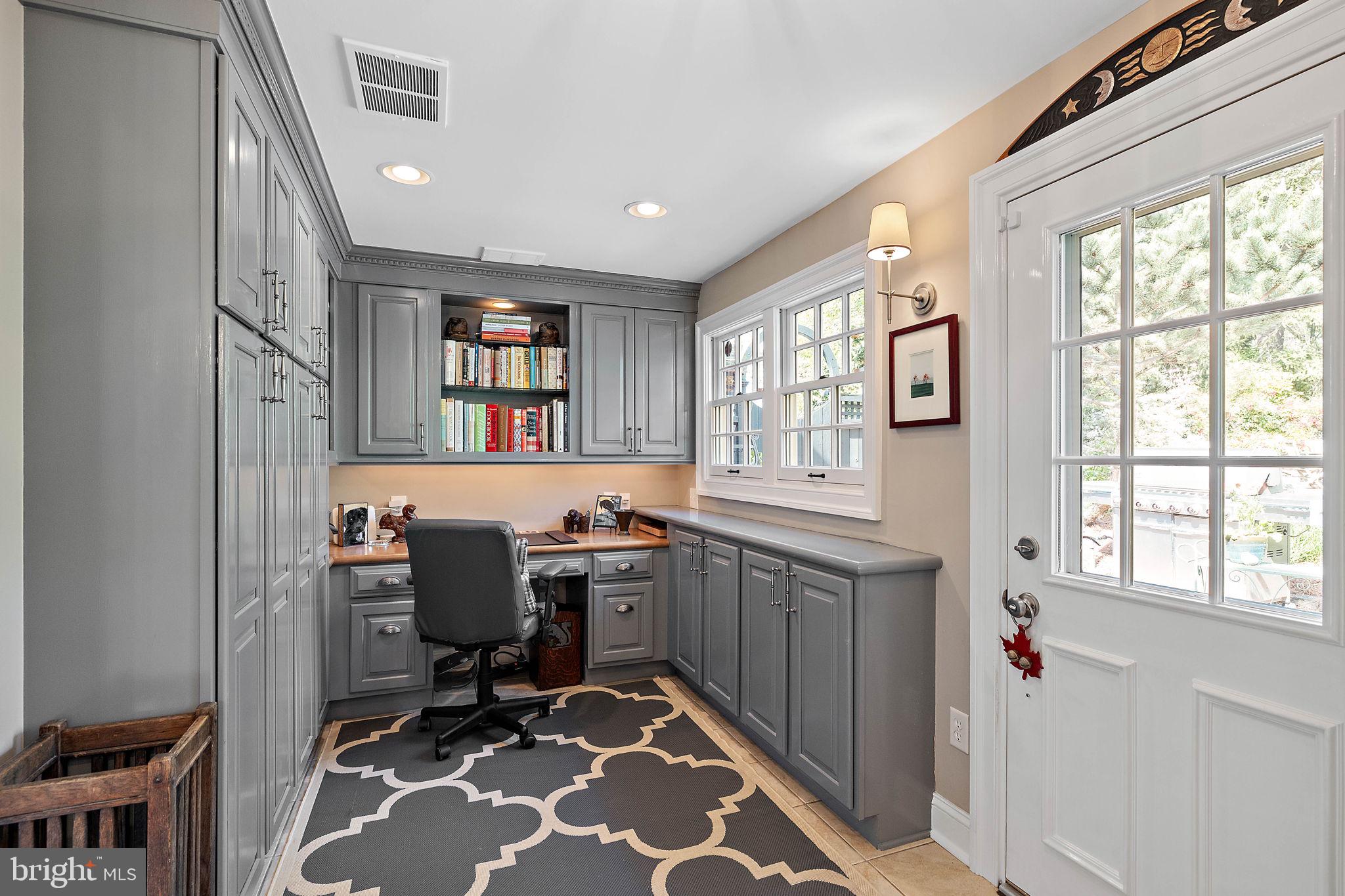 900 Overbrook Road Wilmington, DE 19807 - Photo 25 of 70 Mudroom/office