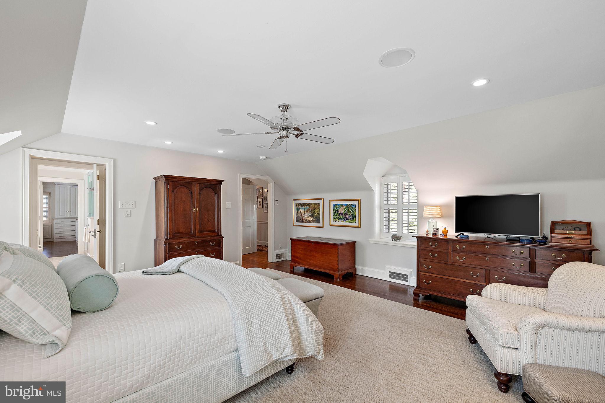 900 Overbrook Road Wilmington, DE 19807 - Photo 28 of 70 Primary bedroom with sitting area