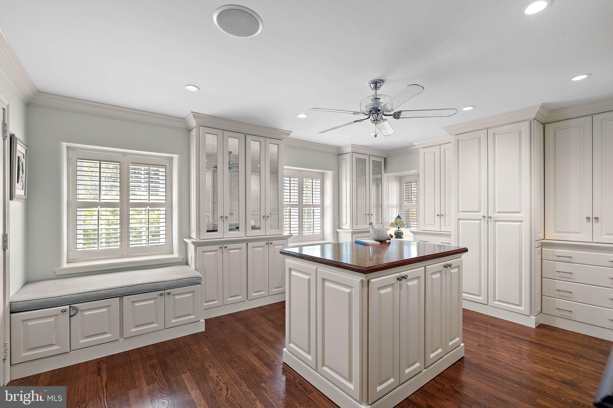 900 Overbrook Road Wilmington, DE 19807 - Photo 34 of 70 Custom Dressing room with movable shoe island