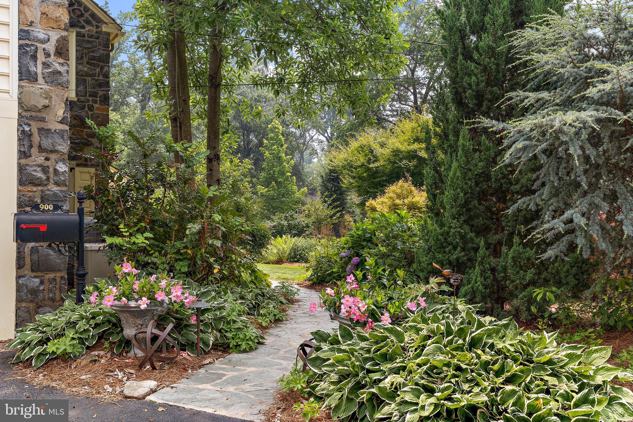 900 Overbrook Road Wilmington, DE 19807 - Photo 48 of 70 Stone path entrance from driveway