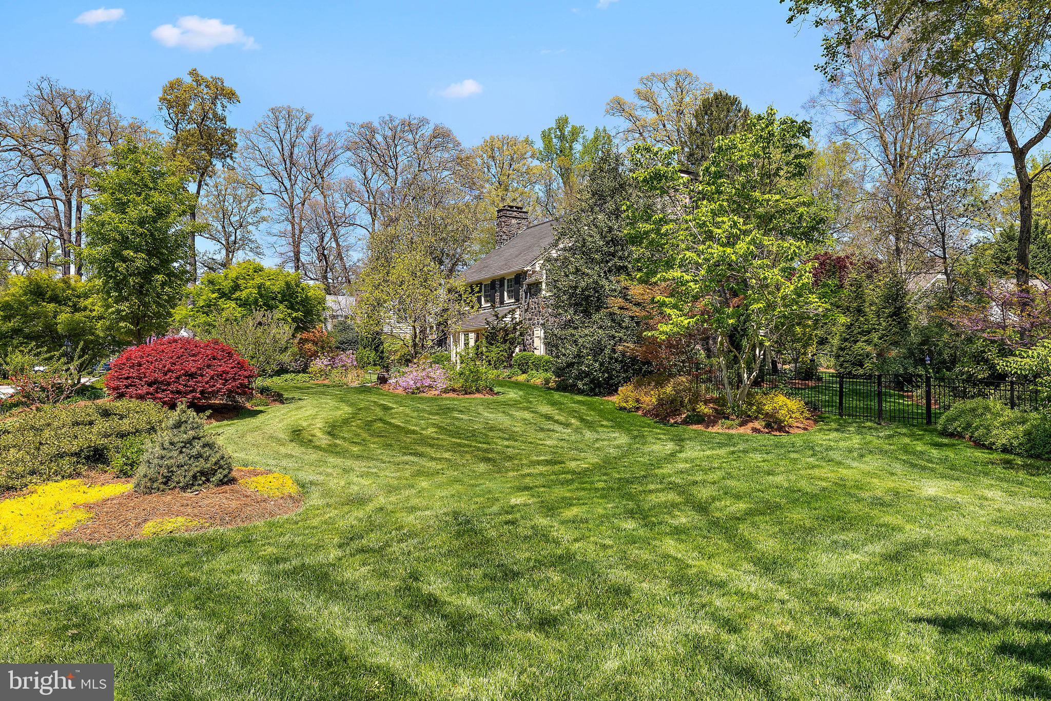 900 Overbrook Road Wilmington, DE 19807 - Photo 5 of 70 Side elevation expansive curb appeal