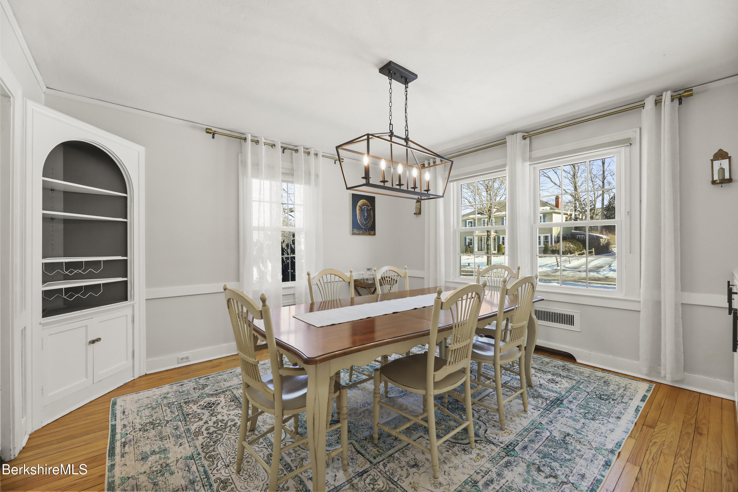 32 Brunswick Street Pittsfield, MA 01201 - Photo 20 of 49 20-Dining Room