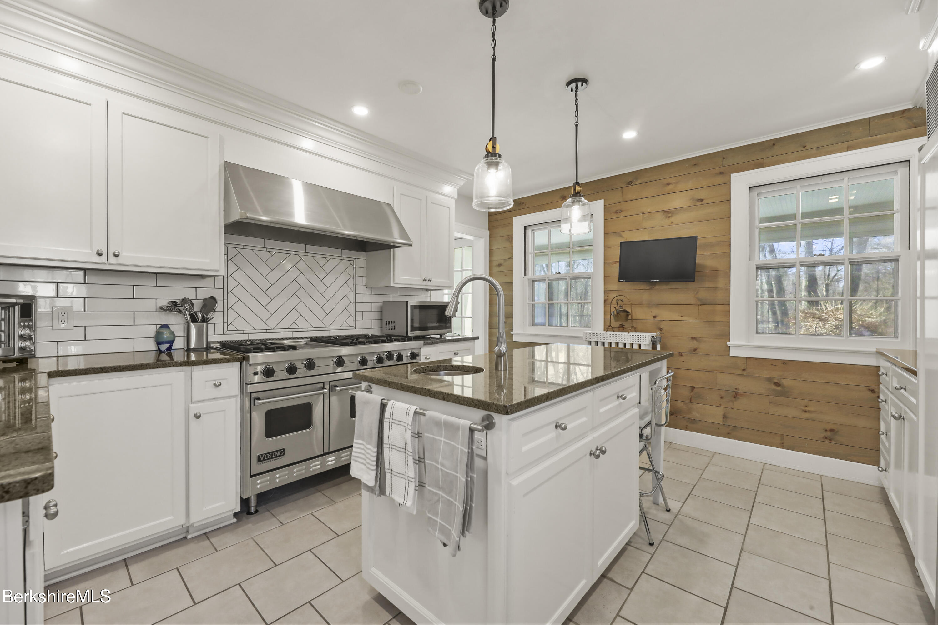 32 Brunswick Street Pittsfield, MA 01201 - Photo 25 of 49 25-Kitchen