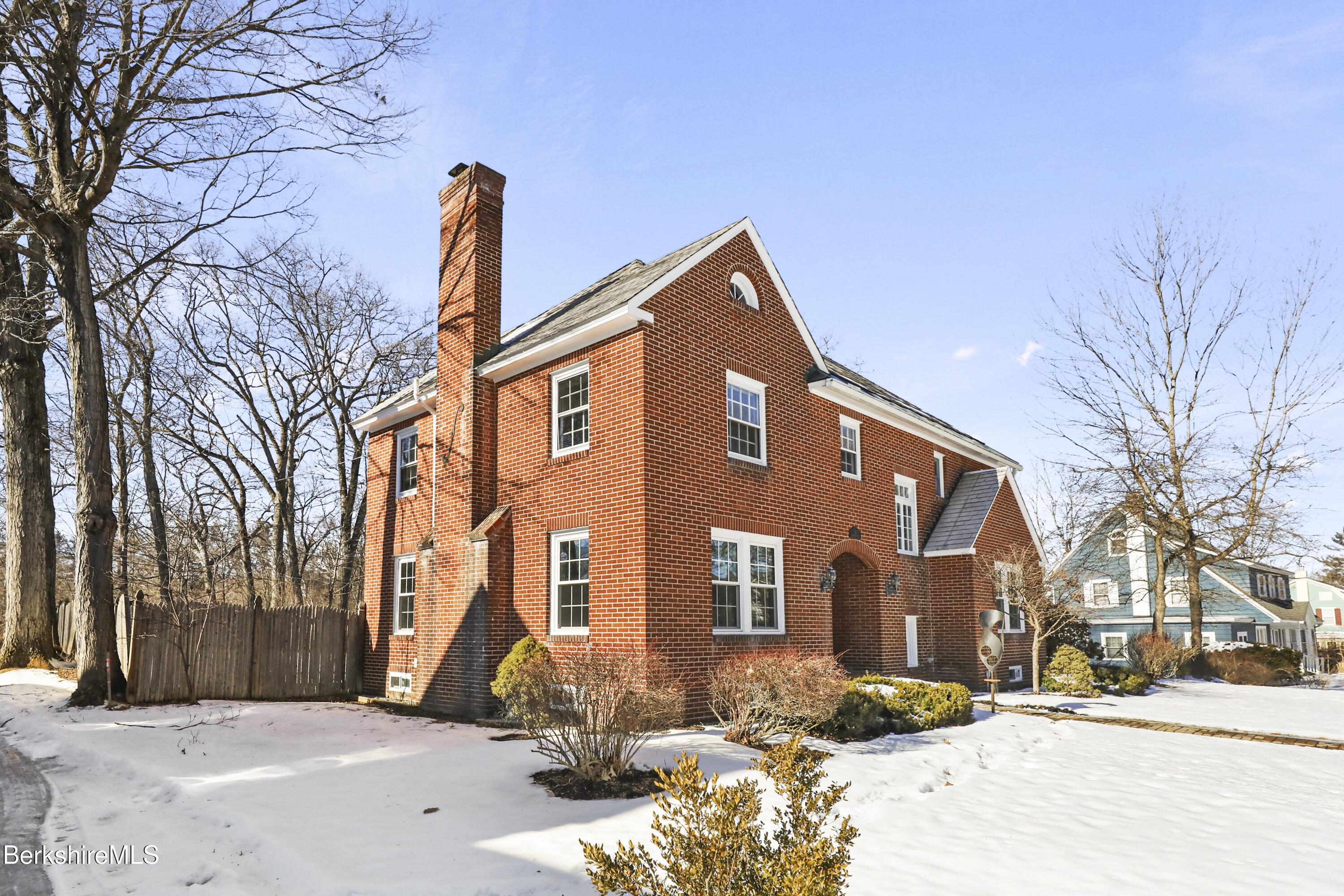32 Brunswick Street Pittsfield, MA 01201 - Photo 3 of 49 3- Exterior Front
