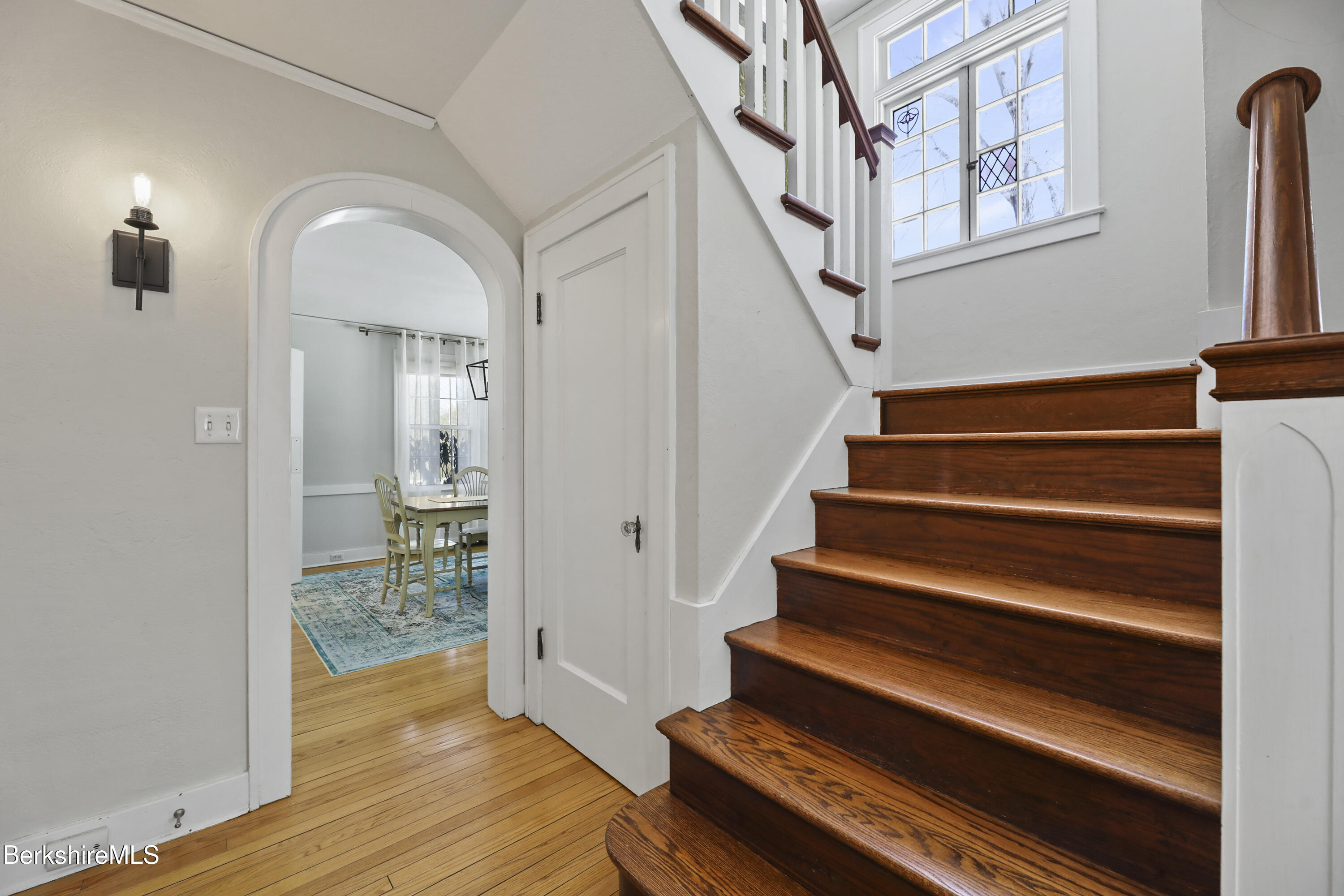 32 Brunswick Street Pittsfield, MA 01201 - Photo 31 of 49 31-Stairway