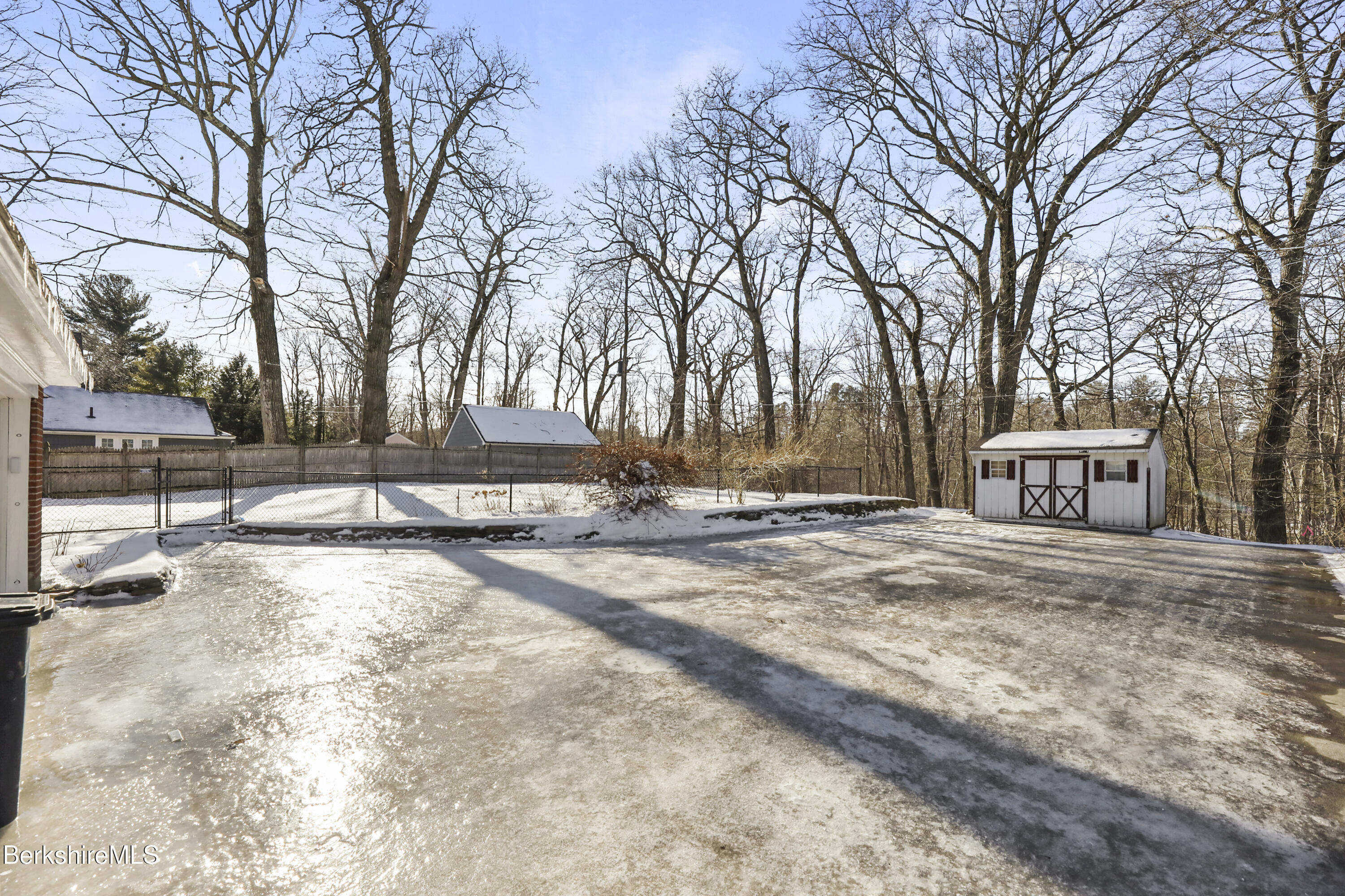 32 Brunswick Street Pittsfield, MA 01201 - Photo 8 of 49 8-Driveway