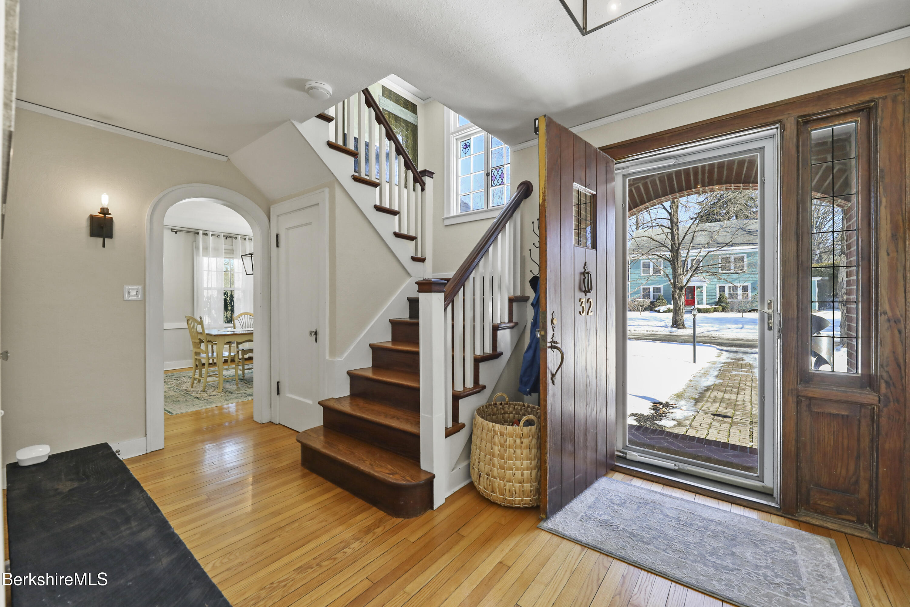 32 Brunswick Street Pittsfield, MA 01201 - Photo 10 of 49 10-Foyer