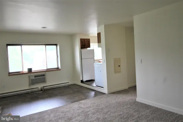 $975 | 215 West 4th Street, Unit 7, Quarryville, PA 17566