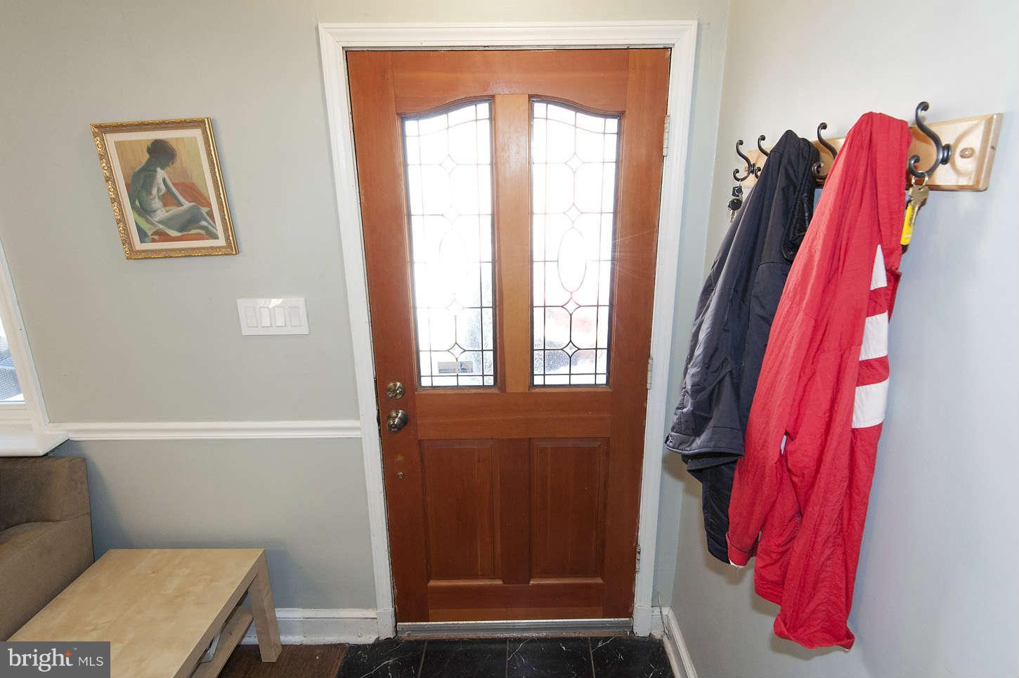 1136 Portner Road Alexandria, VA 22314 - Photo 4 of 18 Entry