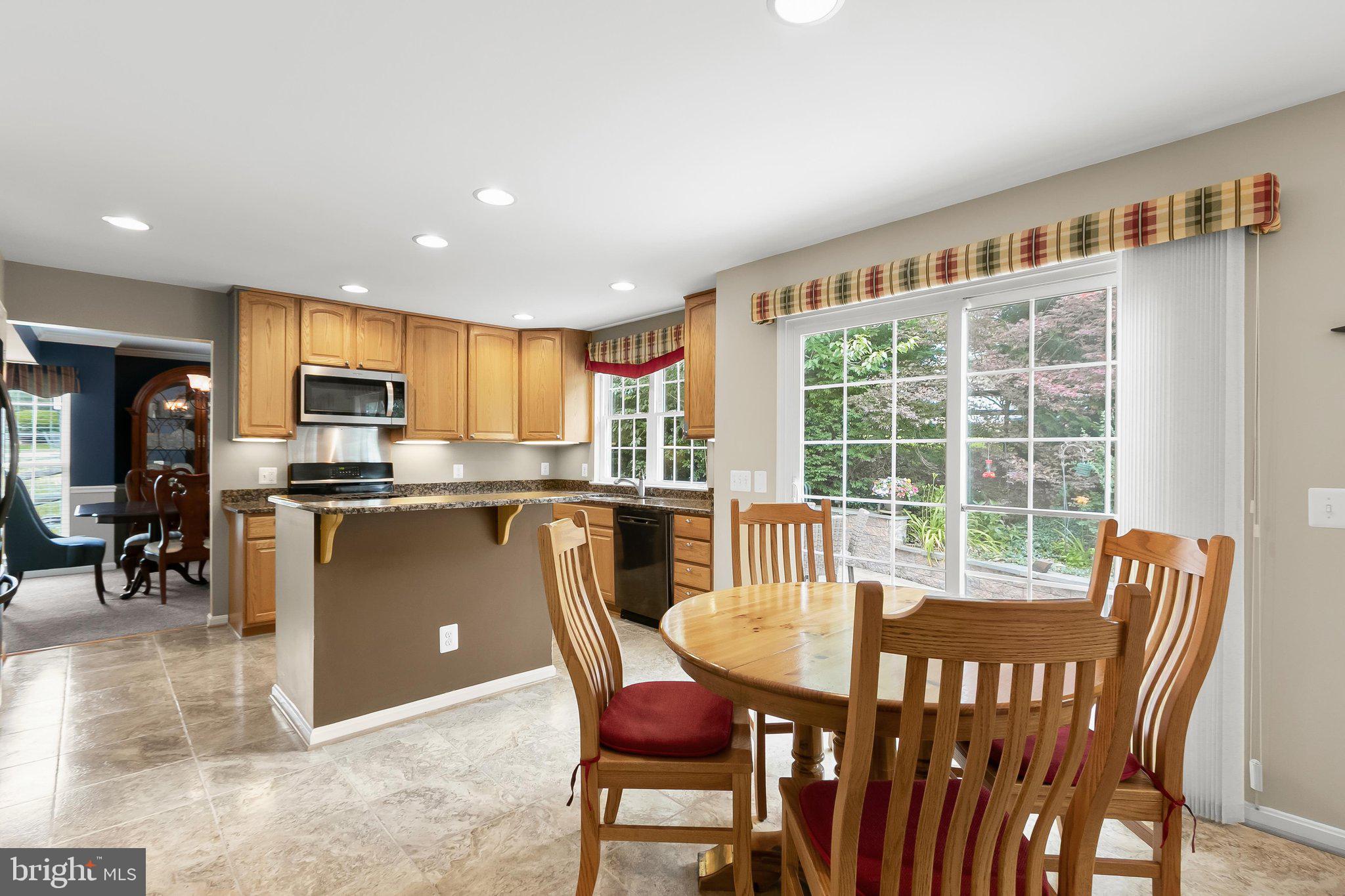 2710 Dunleer Road Ellicott City, MD 21042 - Photo 4 of 69 Spacious kitchen with breakfast area