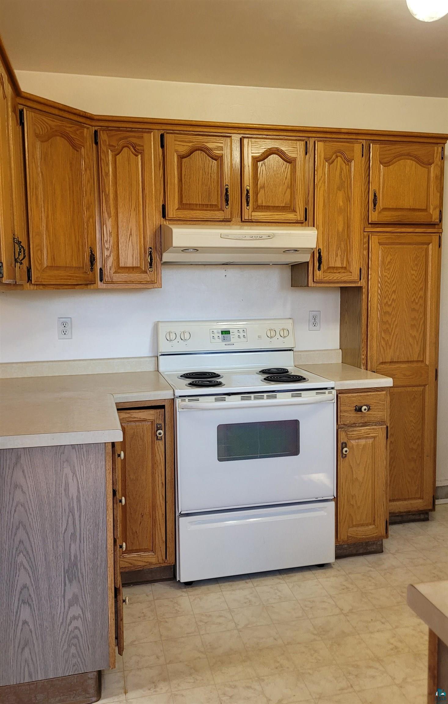 4428 Pitt Street Duluth, MN 55804 - Photo 11 of 23