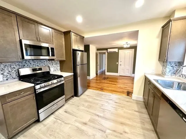 $2,000 | 37 Gordon Street, Unit 1, Waltham, MA 02453