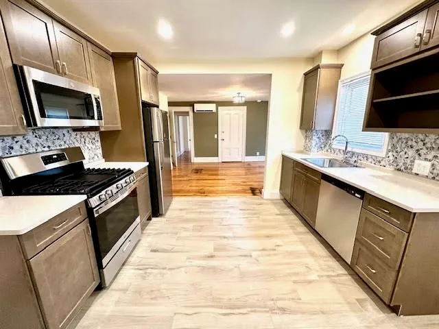 $2,000 | 37 Gordon Street, Unit 1, Waltham, MA 02453