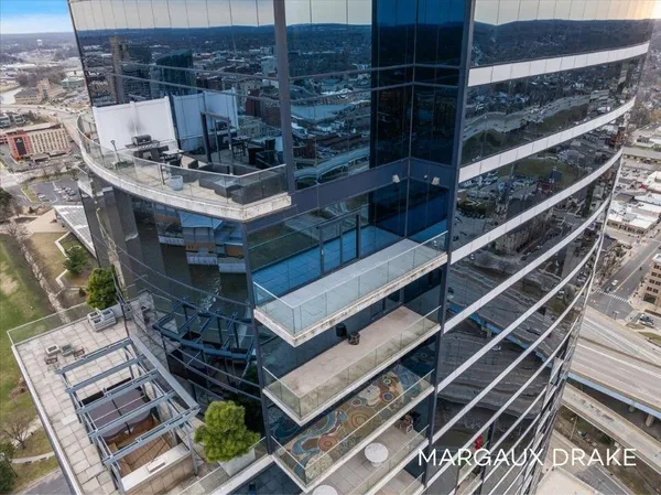 $3,200,000 | 335 Bridge Street Northwest, Unit 3200, Grand Rapids, MI 49504