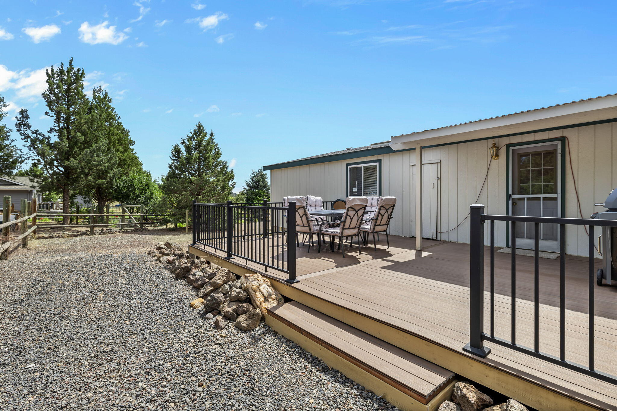 9201 Southwest Meadow Road Terrebonne, OR 97760 - Photo 23 of 41 2024_08_21_9201_sw_meadow_road_crr-21