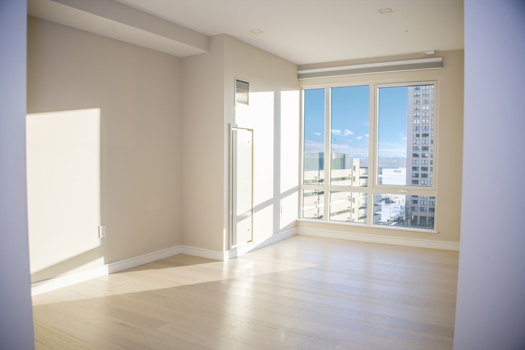 110 Broad Street, Unit 1002 Boston, MA 02110 - Photo 13 of 22