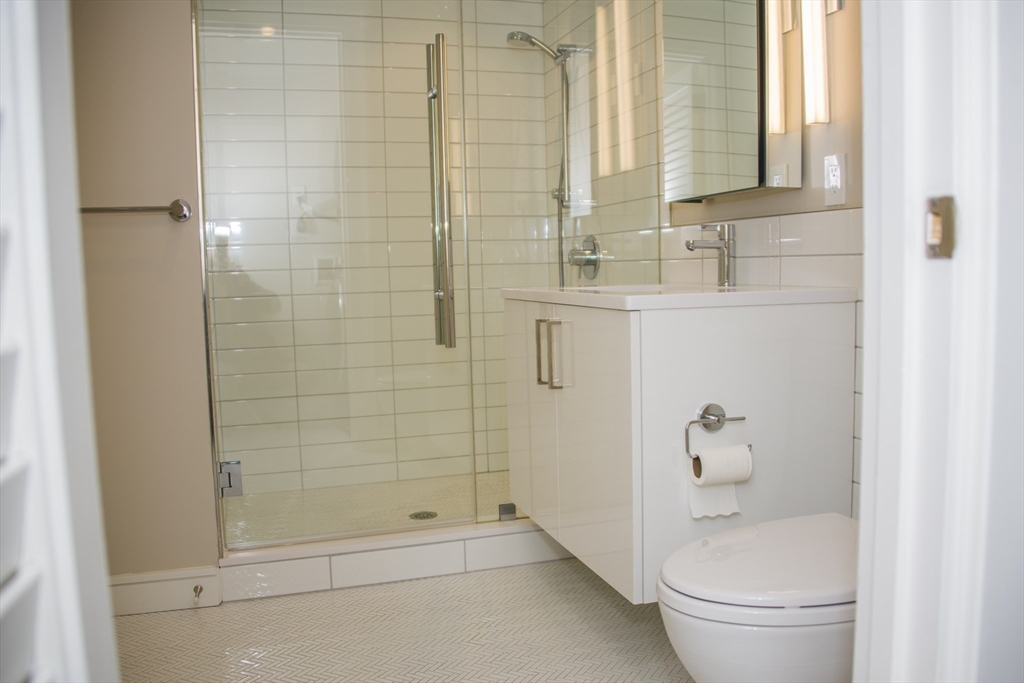 110 Broad Street, Unit 1002 Boston, MA 02110 - Photo 16 of 22