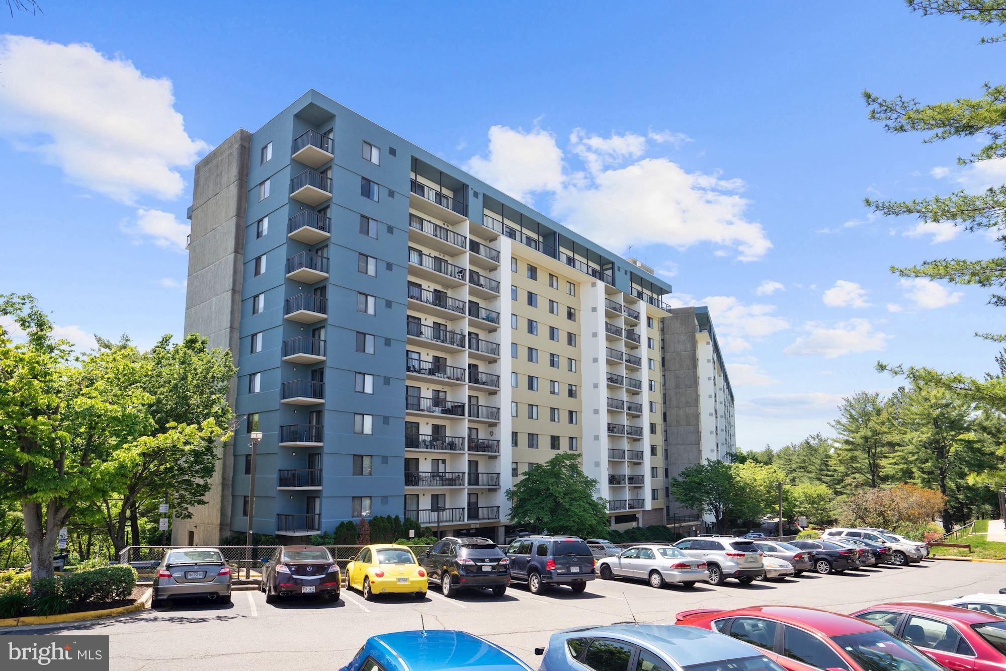 Welcome to Lakeside Plaza!