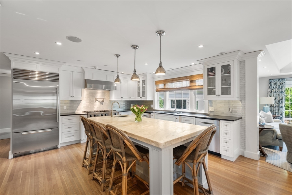 32 Arlington Road Wellesley, MA 02481 - Photo 15 of 42 Gallery Image 15