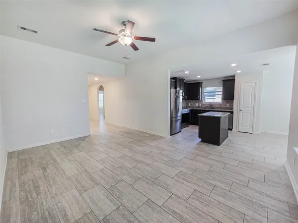 $2,000 | 332 Lone Mountain Drive, Katy, TX 77493