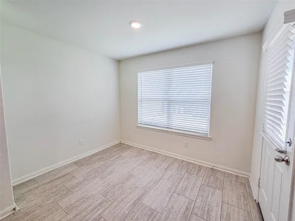 $2,000 | 332 Lone Mountain Drive, Katy, TX 77493
