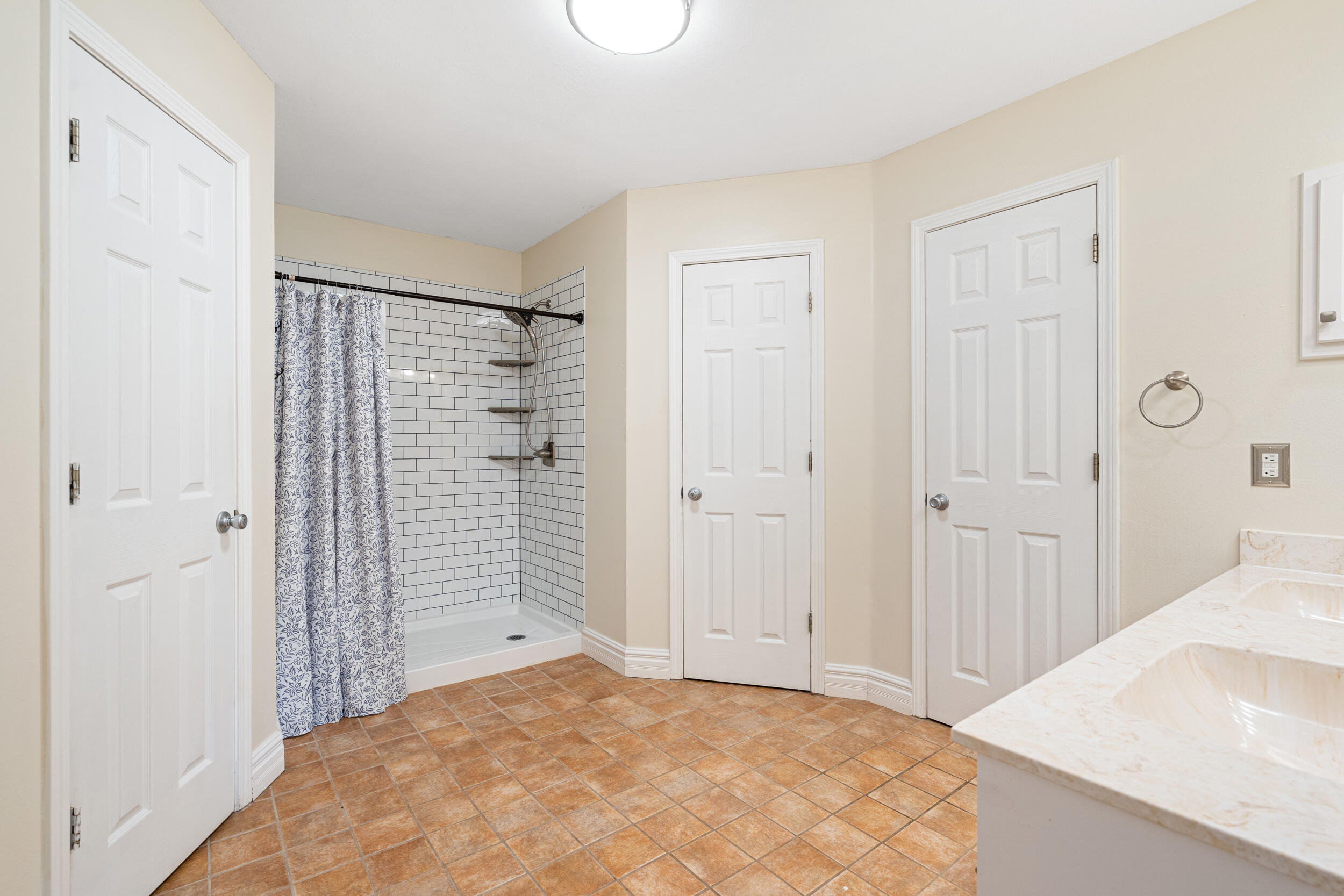 2852 Atoka Trail Crestview, FL 32539 - Photo 22 of 43 Primary Bathroom