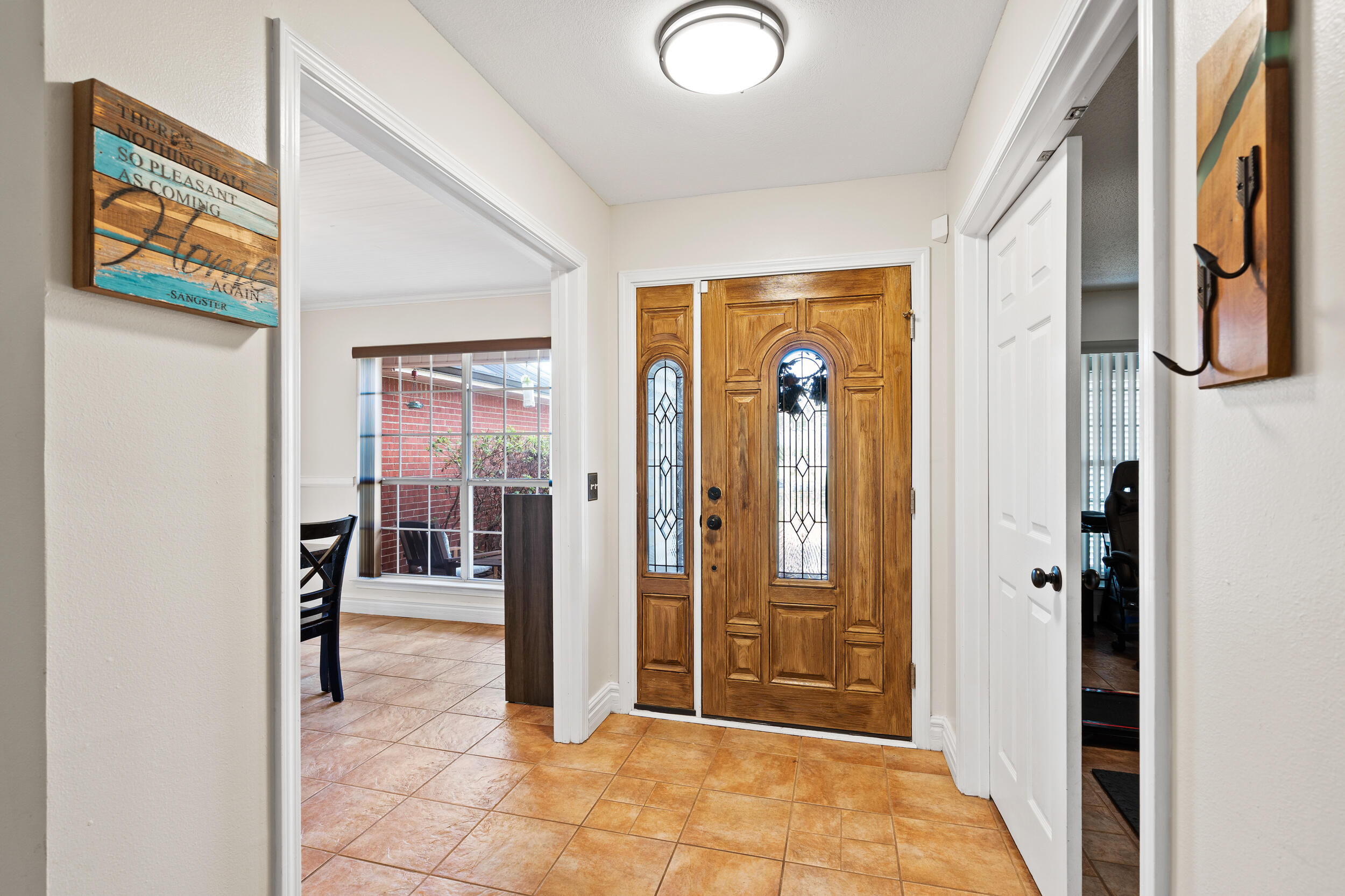 2852 Atoka Trail Crestview, FL 32539 - Photo 5 of 43 Foyer