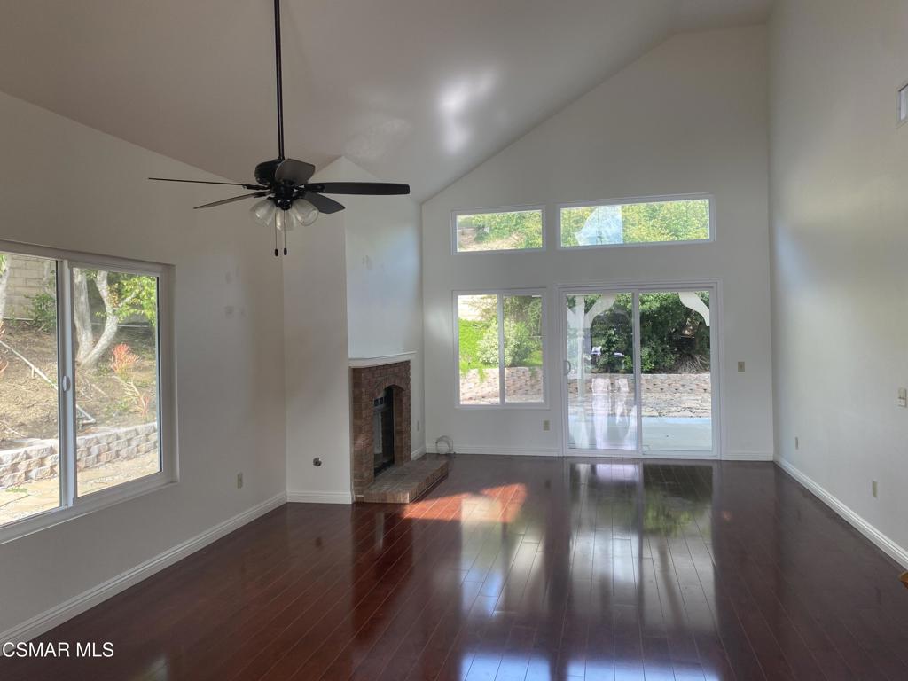 596 Aspen Ridge Court Oak Park, CA 91377 - Photo 3 of 10