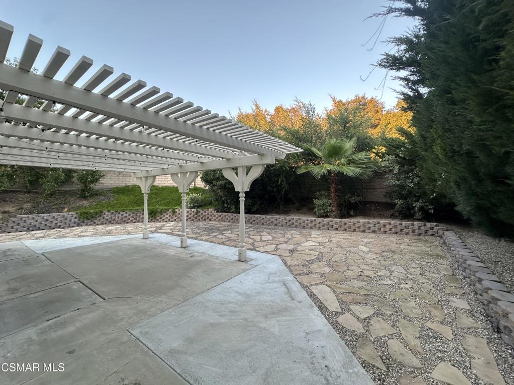 596 Aspen Ridge Court Oak Park, CA 91377 - Photo 6 of 10