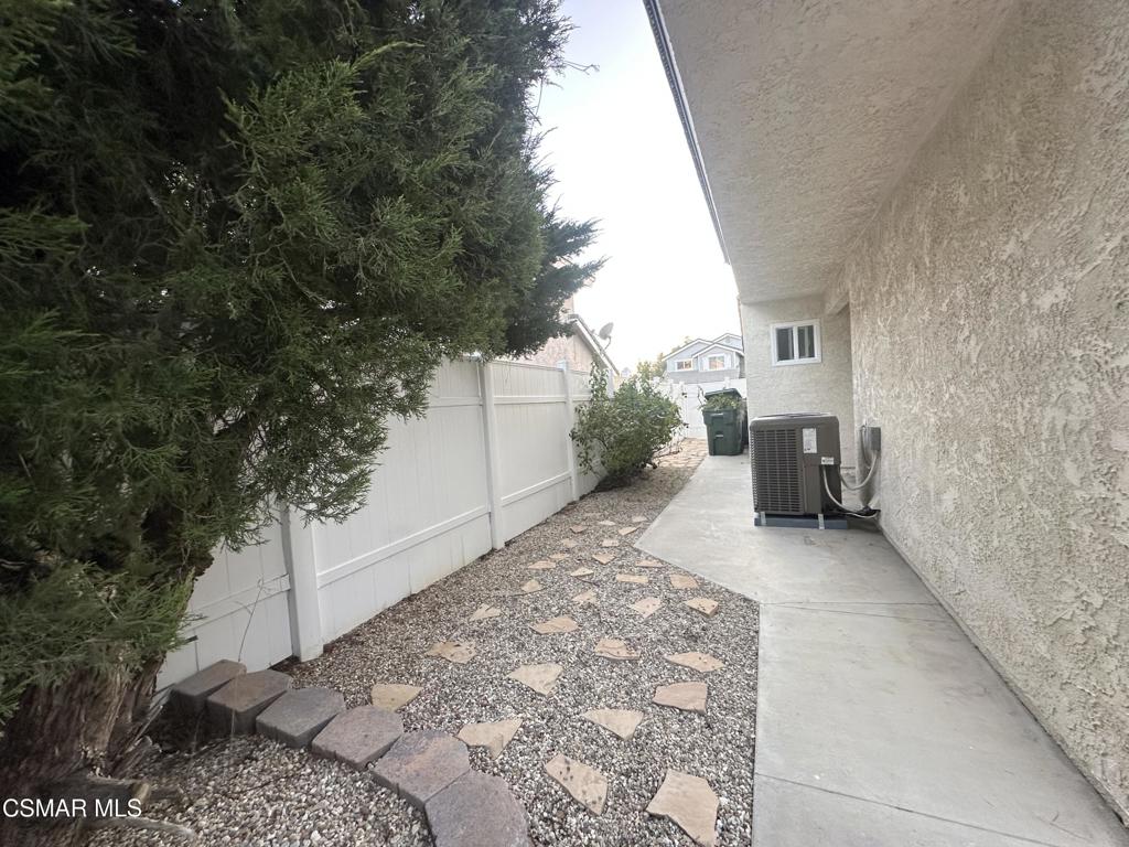 596 Aspen Ridge Court Oak Park, CA 91377 - Photo 8 of 10