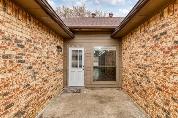 $2,250 | 5205 Wood Creek Lane, Garland, TX 75044