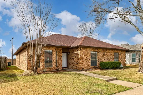 $2,250 | 5205 Wood Creek Lane, Garland, TX 75044